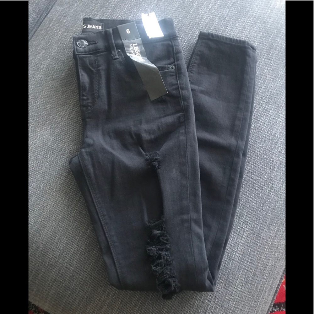 NWT Express Mid-rise Distressed Skinny Jean 6R